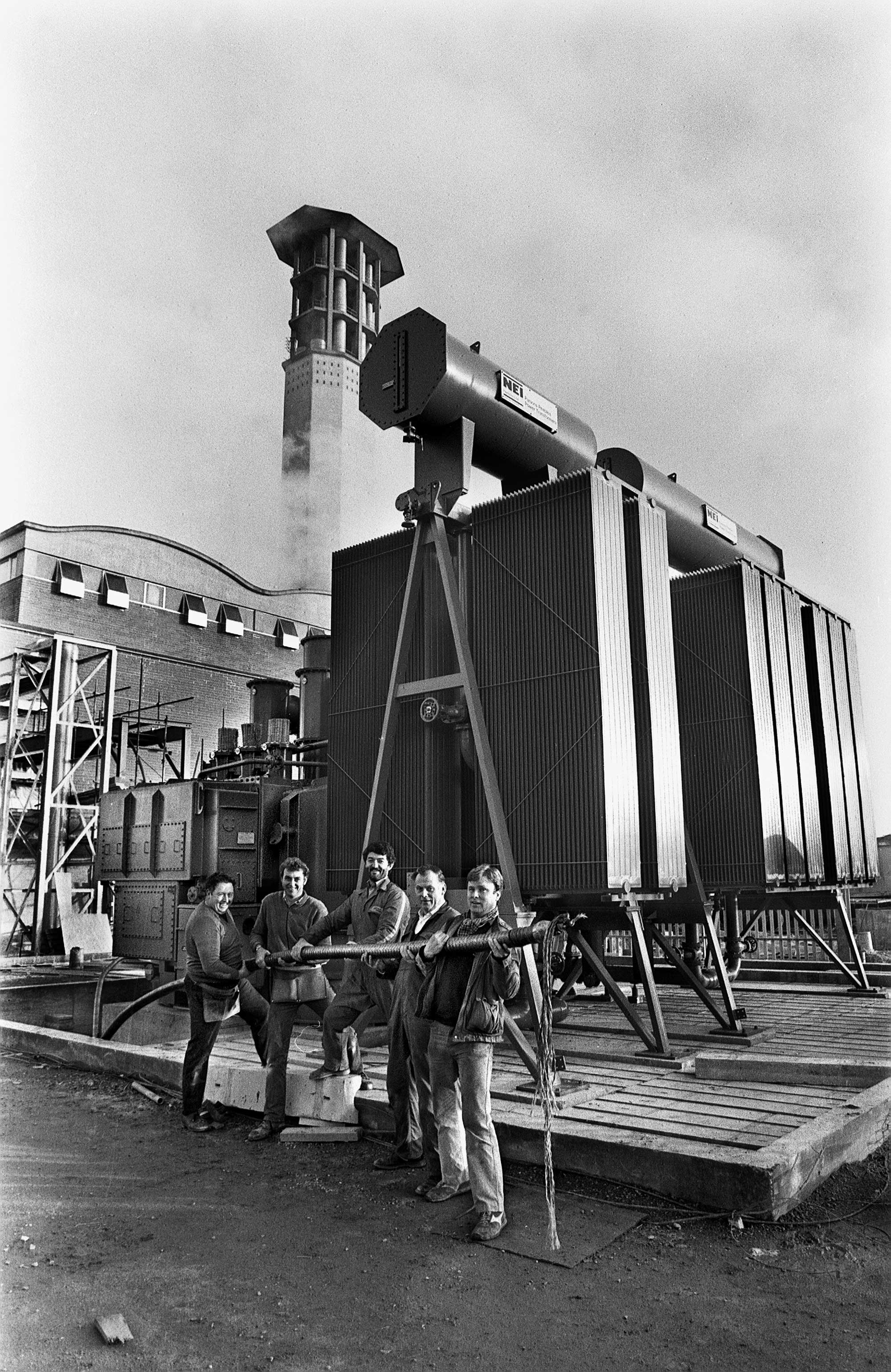 Jersey Electricity engineers hold the EDF1 subsea cable at La Collette powerstation in 1985.