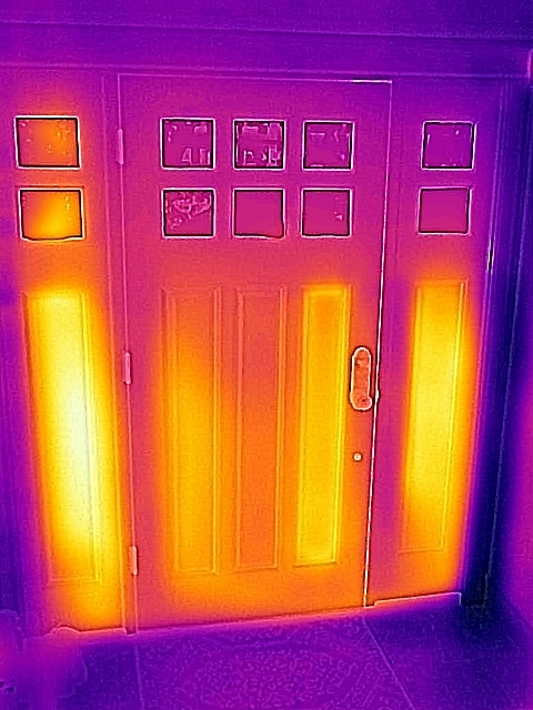 Thermal image of the inside of a front door